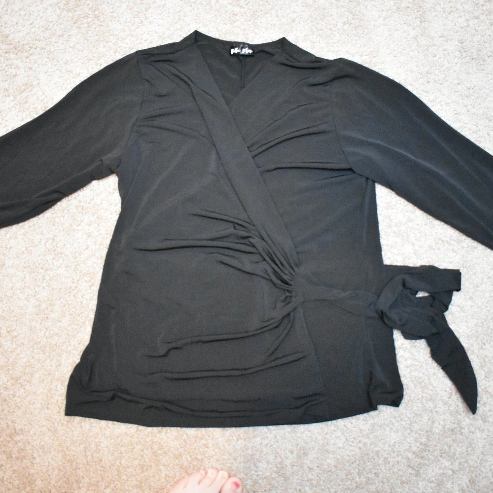 NWOT Bella Flore Wrap Tie Top